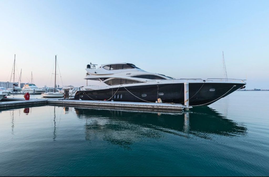 Yacht rental in Dubai