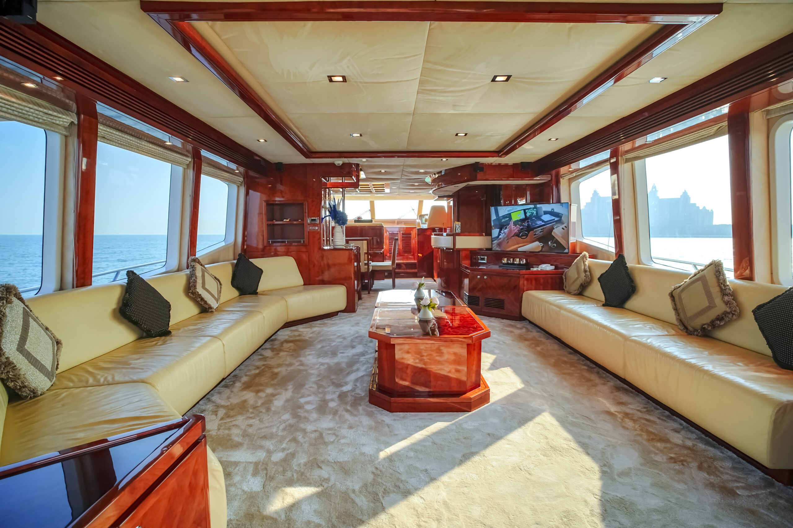 88ft Majesty - Marina Yachts Dubai (13)