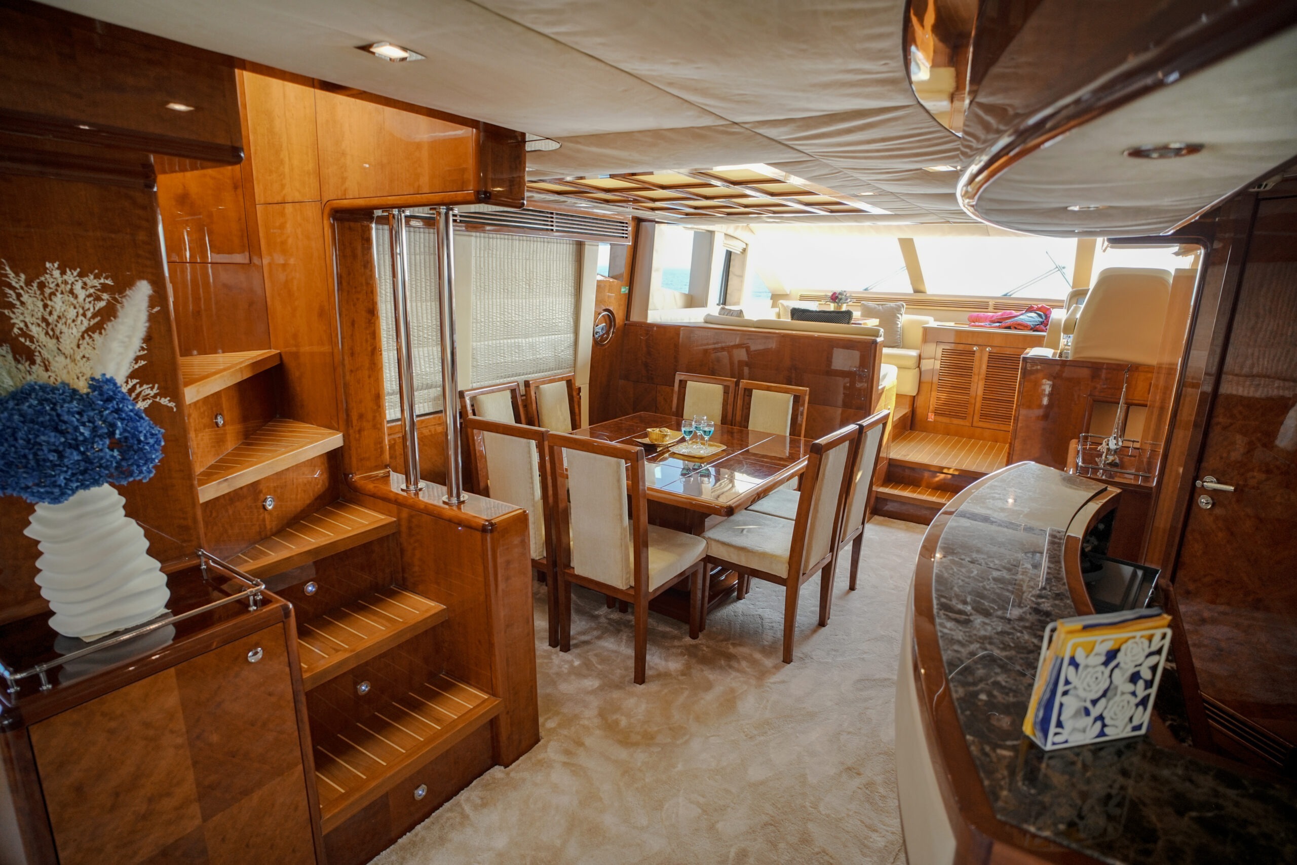 88ft Majesty - Marina Yachts Dubai (15)