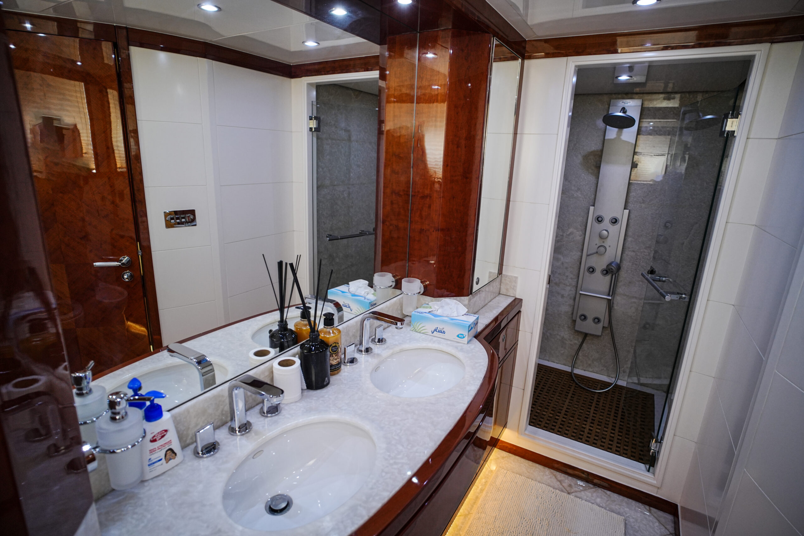 88ft Majesty - Marina Yachts Dubai (20)