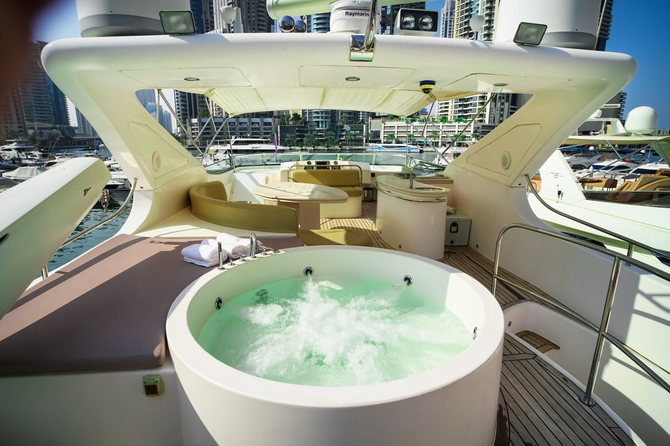 88ft Majesty - Marina Yachts Dubai (26)