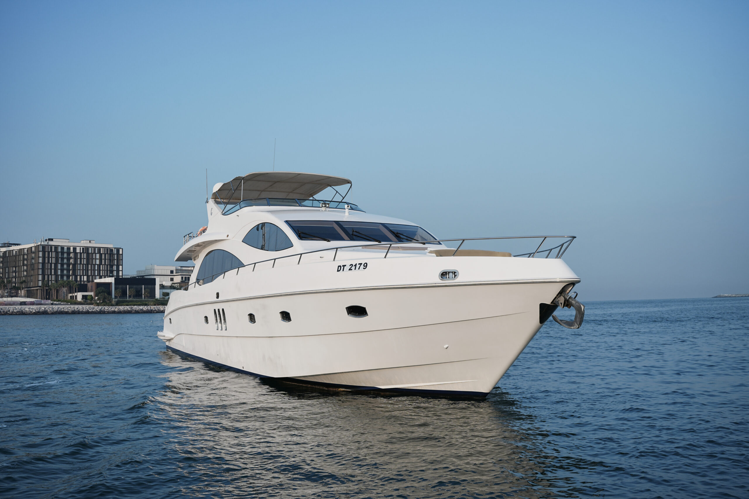 88ft Majesty - Marina Yachts Dubai (3)
