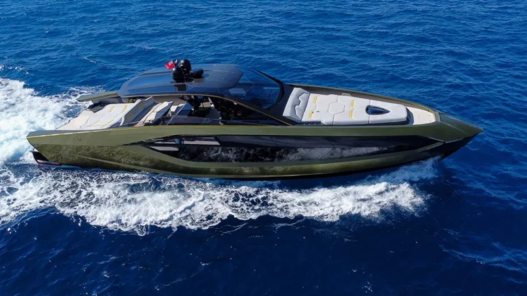 Read more about the article Marina Lamborghini Yacht