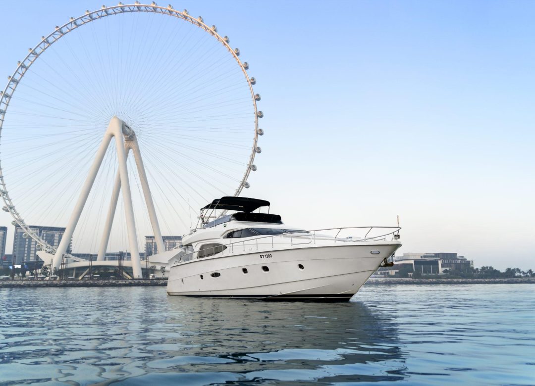 Yacht charter in Dubai