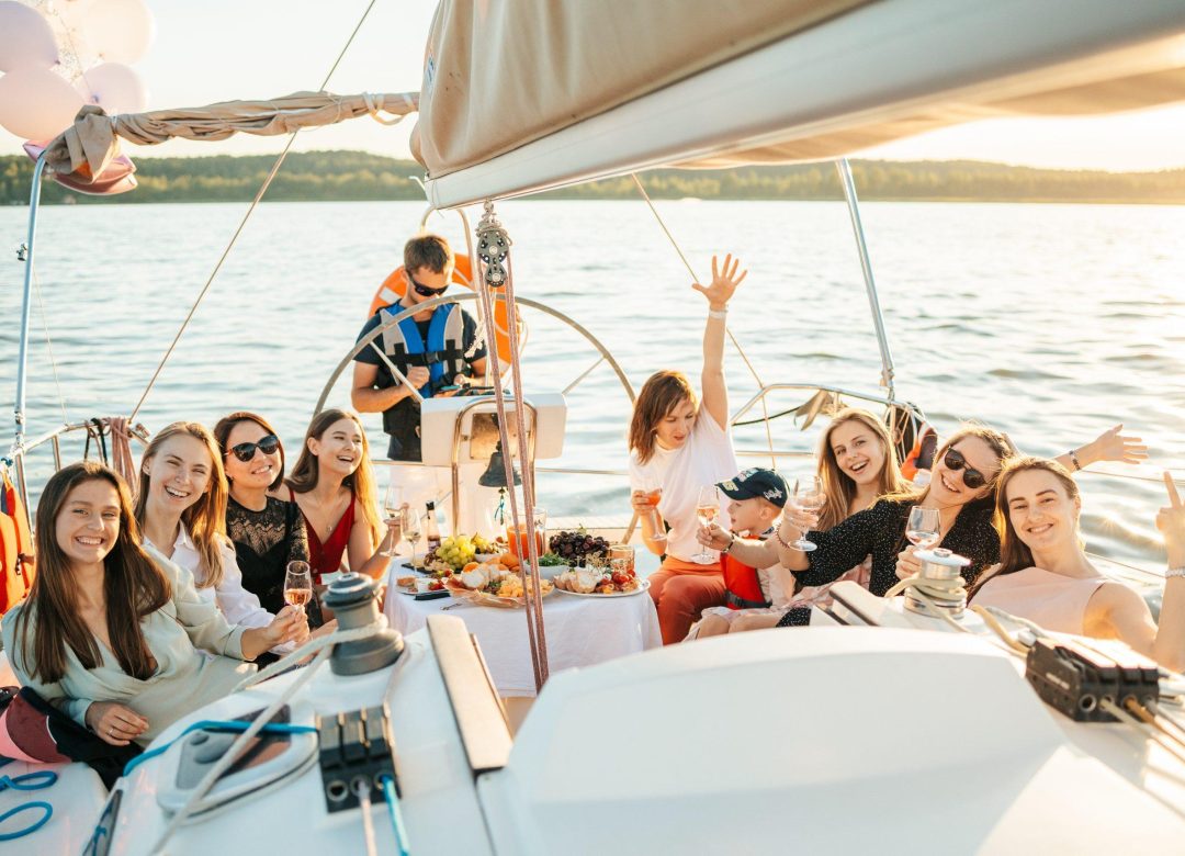 Party Yacht in Dubai