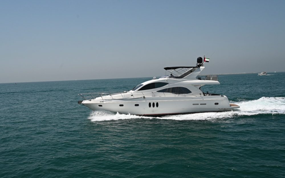 yacht for couple dubai